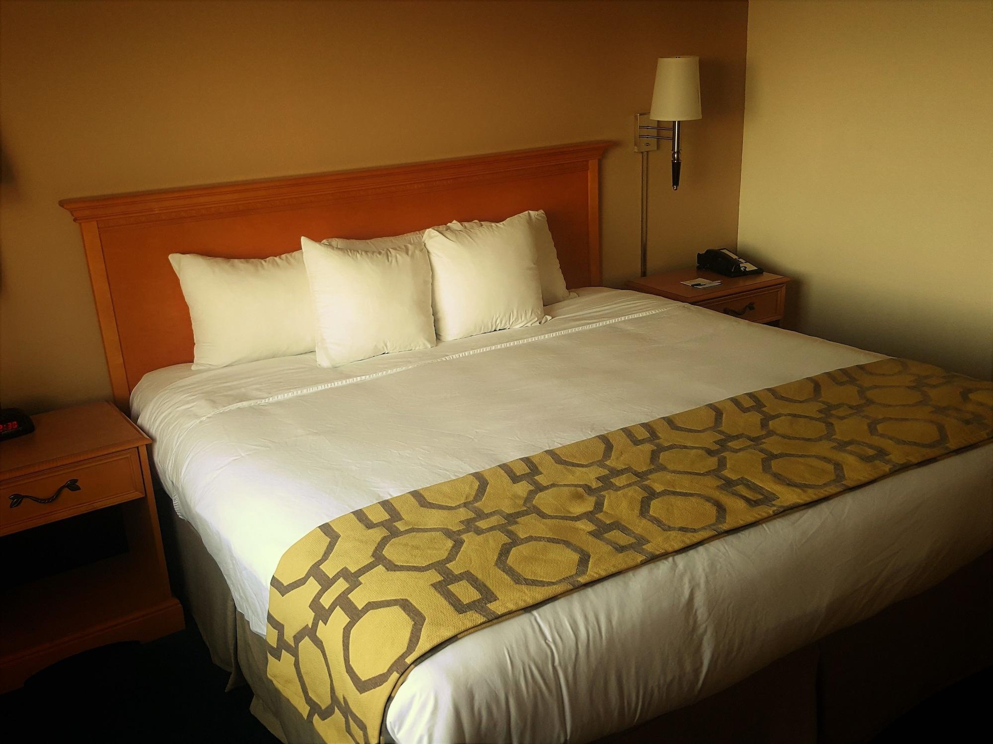 Baymont By Wyndham Indianapolis Northeast Hotell Exteriör bild