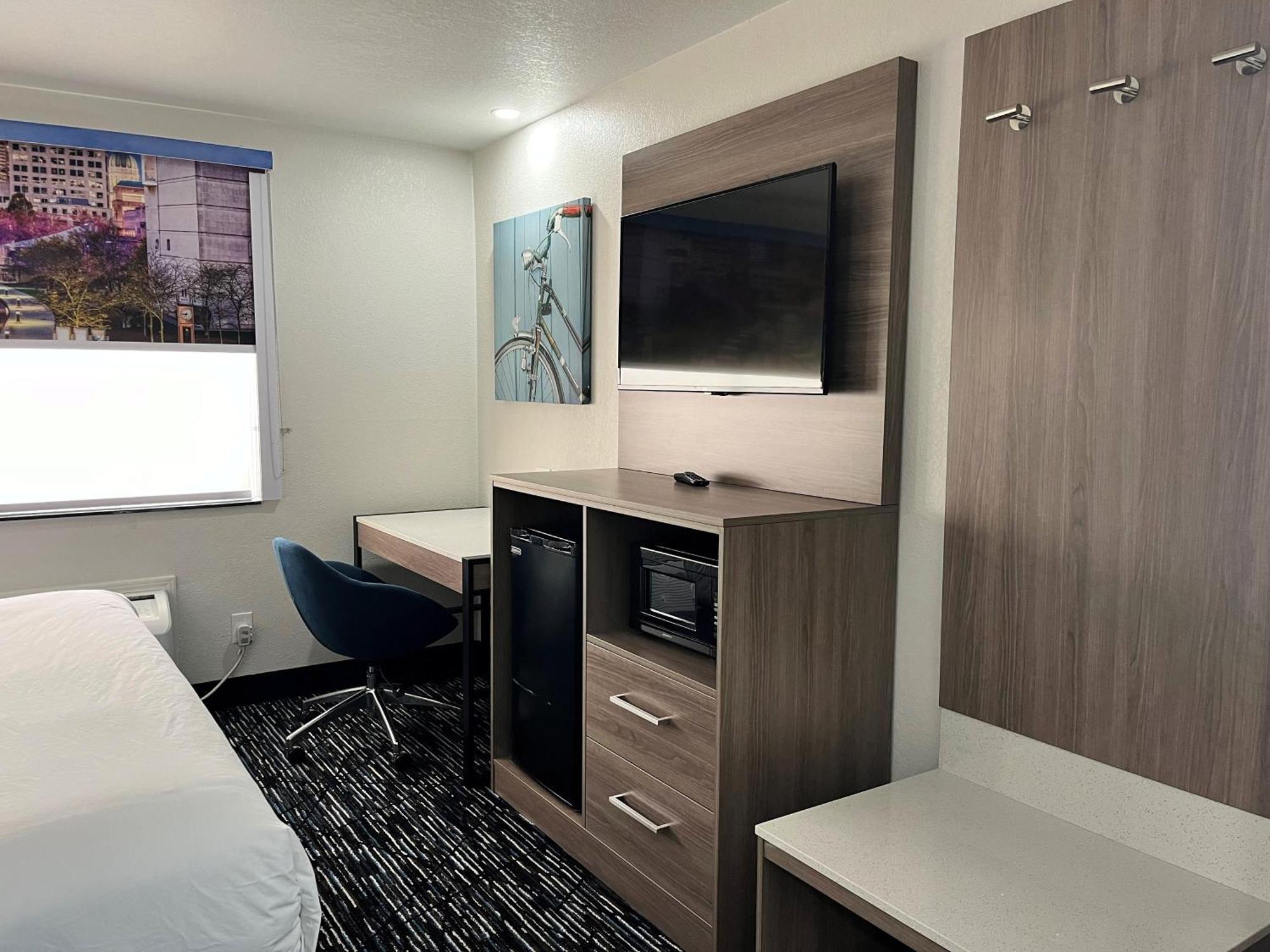Baymont By Wyndham Indianapolis Northeast Hotell Exteriör bild