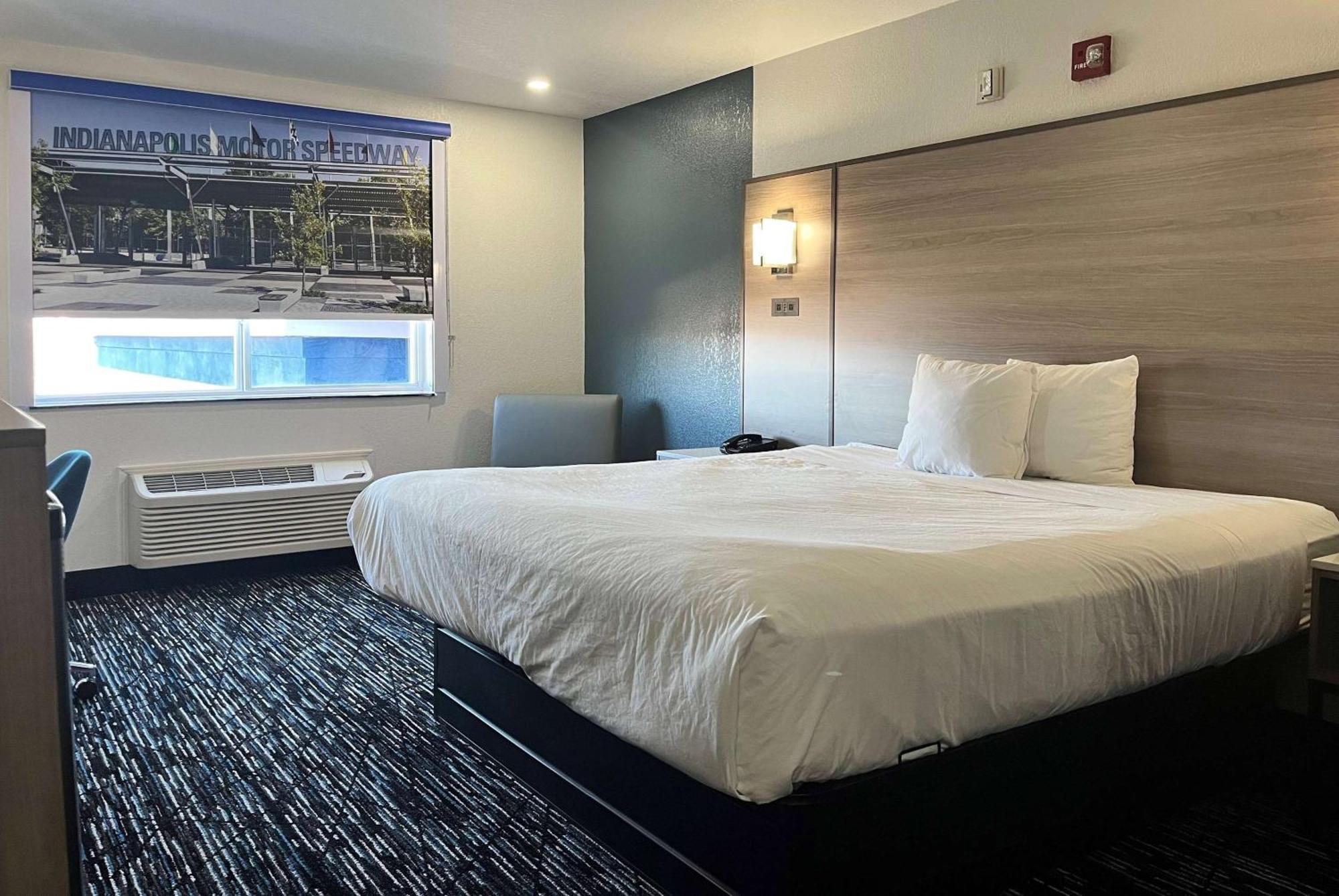 Baymont By Wyndham Indianapolis Northeast Hotell Exteriör bild